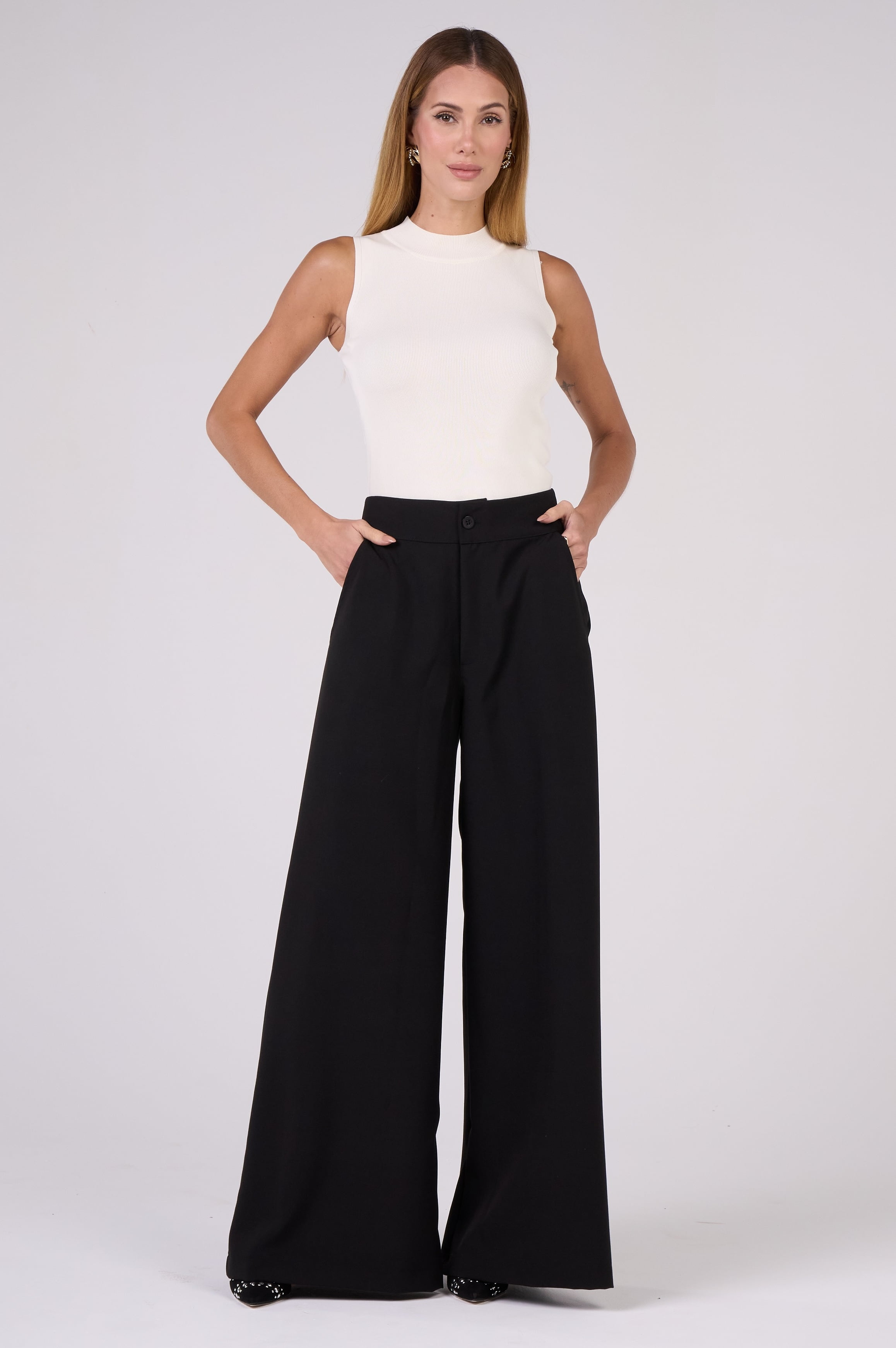 Calça Alfaiataria Pantalona Preta na Oxiblue