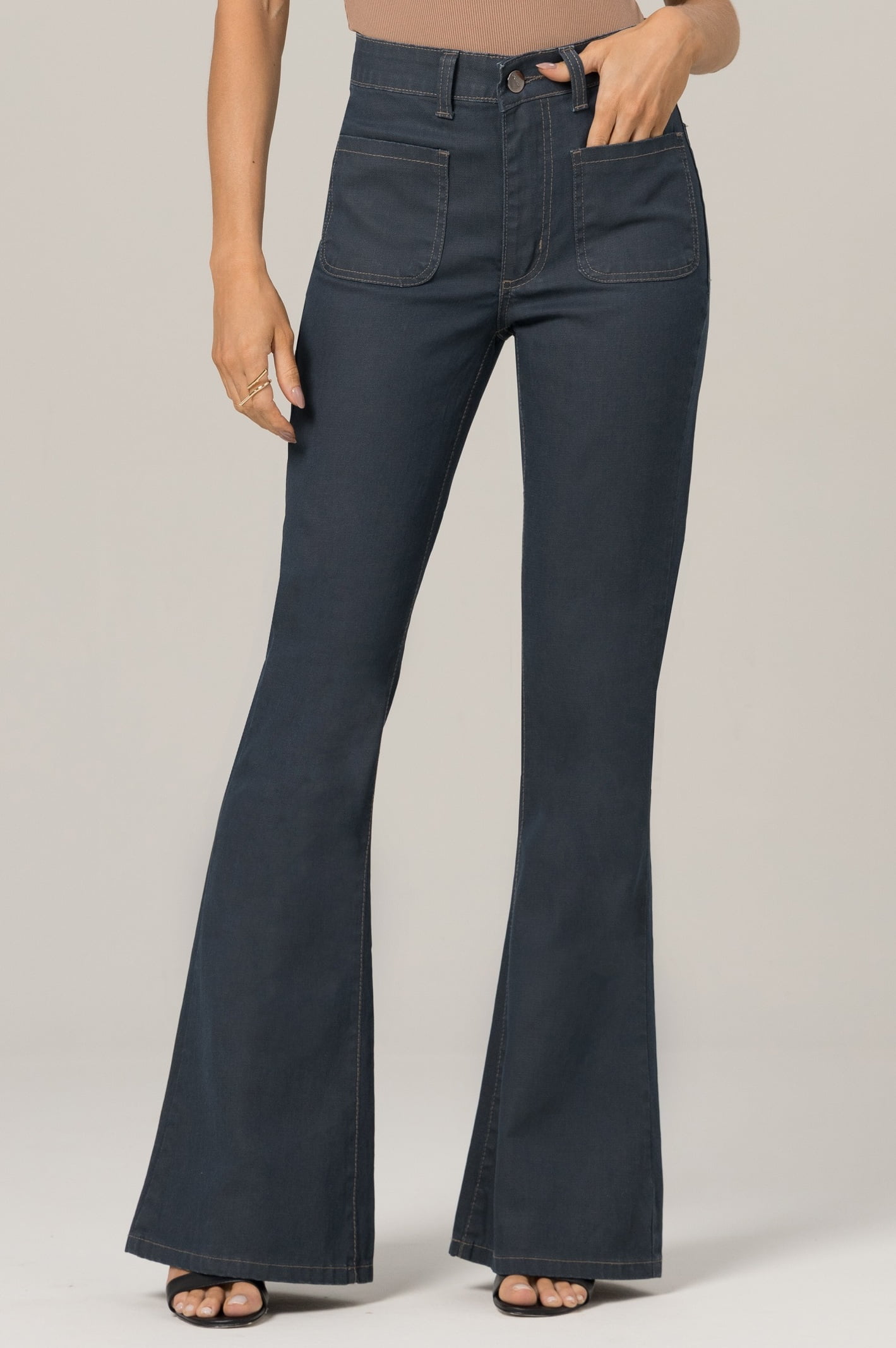 Calça Flare Jeans Cinza Azulado com Bolso Frontal F2023148
