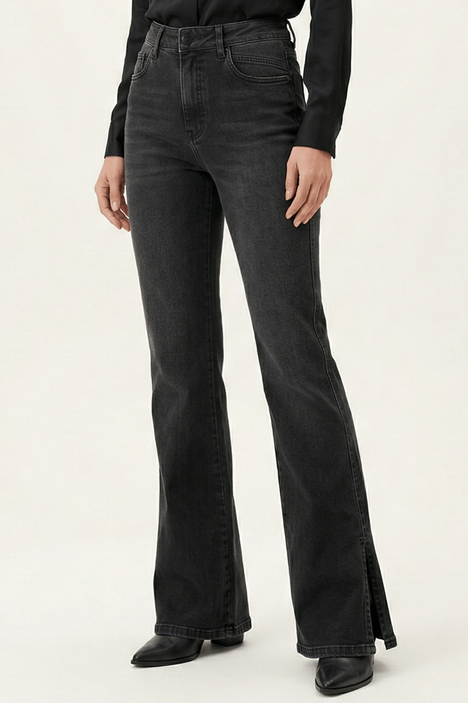 Calça Flare Jeans Black Estonada com Abertura Lateral F26202
