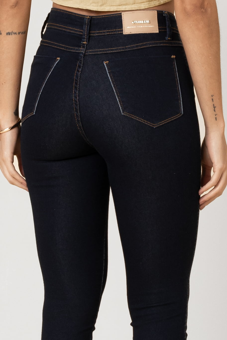 Calça Jeans Feminina Skinny Escura F2022132 - Oxiblue Jeans