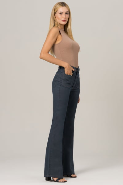Calça Flare Jeans Cinza Azulado com Bolso Frontal F2023148