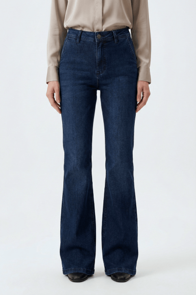 Calça Flare Jeans Azul Escuro com Bolsos Faca F26209