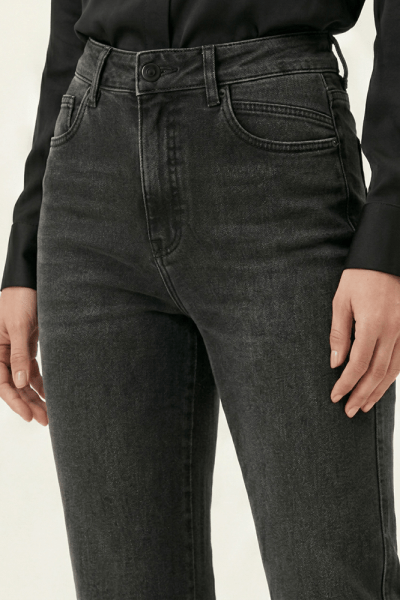 Calça Flare Jeans Black Estonada com Abertura Lateral F26202