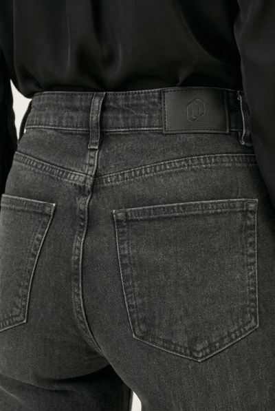 Calça Flare Jeans Black Estonada com Abertura Lateral F26202