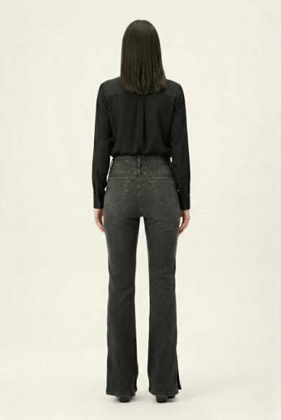 Calça Flare Jeans Black Estonada com Abertura Lateral F26202