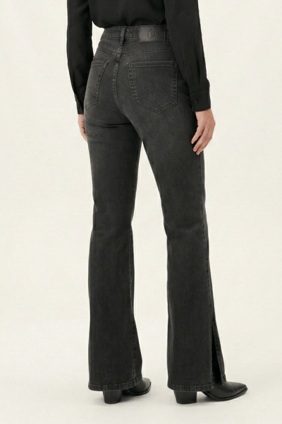 Calça Flare Jeans Black Estonada com Abertura Lateral F26202