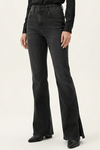 Calça Flare Jeans Black Estonada com Abertura Lateral F26202