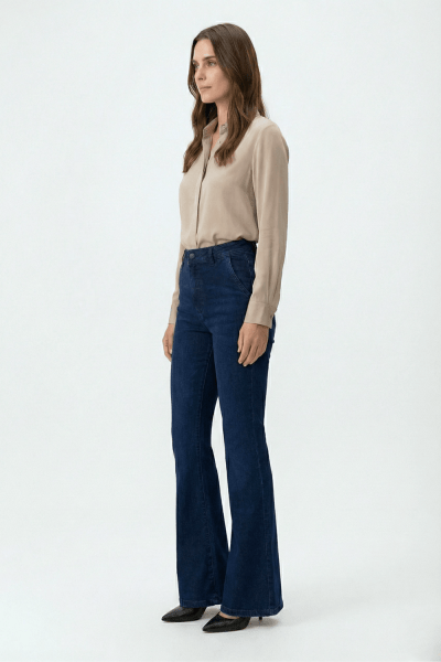 Calça Flare Jeans Azul Escuro com Bolsos Faca F26209