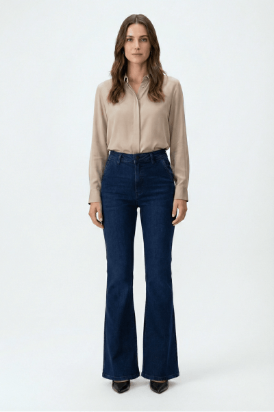 Calça Flare Jeans Azul Escuro com Bolsos Faca F26209