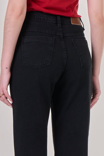 Calça Jeans Mom Black Estonado F24069