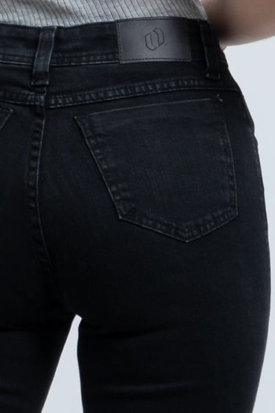 Calça Jeans Reta Black Estonada F24026