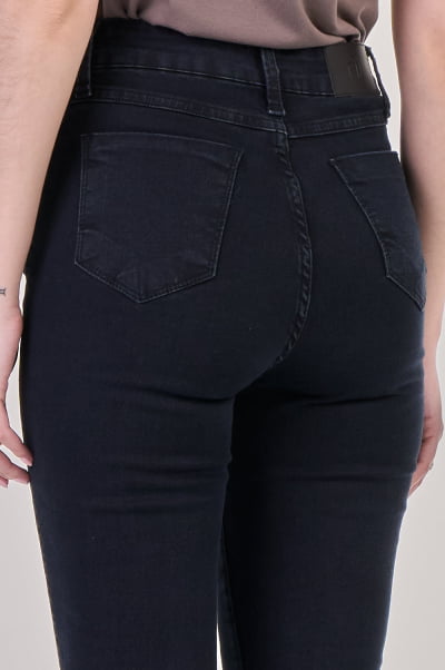 Calça Jeans Reta Feminina Preto Estonado F24064