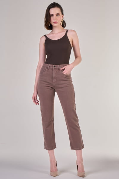 Calça Mom Feminina de Sarja Caqui F2023031CA