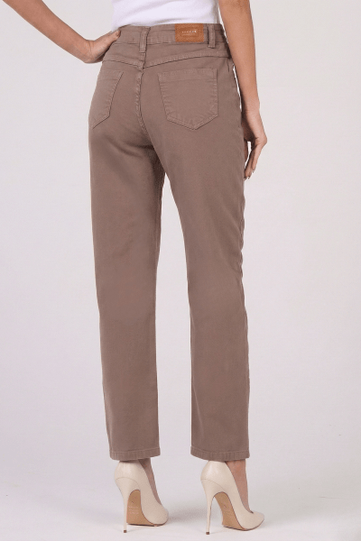 Calça Mom Sarja Caqui F2903CZ