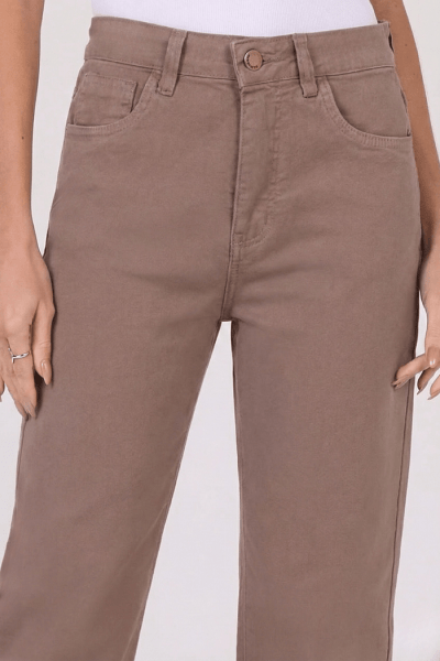 Calça Mom Sarja Caqui F2903CZ