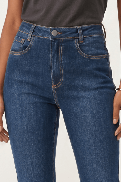 Calça Reta Feminina Jeans Azul Médio F25043 Calça Reta Feminina Jeans Azul Médio F25043