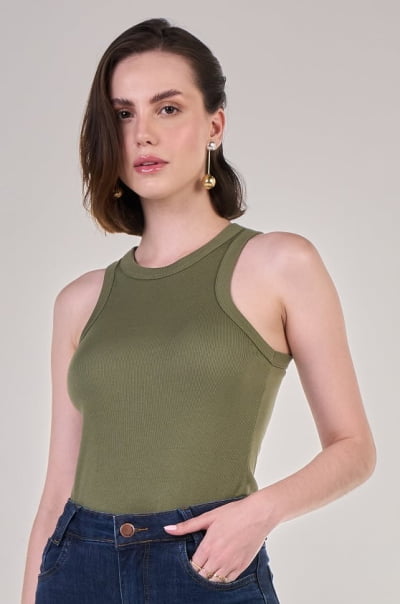 Kit 3 regatas caneladas: Verde Militar, Branca e Marrom