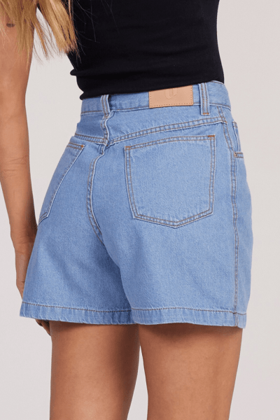 Short Jeans Mom Azul Claro F25022