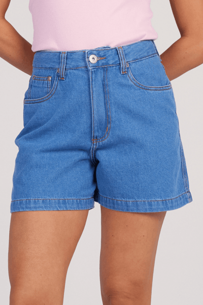 Short Jeans Mom Azul Médio F25023